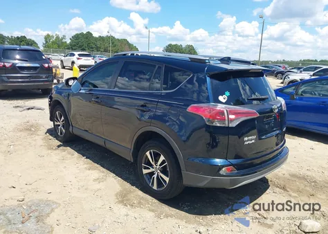 2018 Toyota Rav4 Xle z USA, uszkodzony, nr VIN JTMWFREV9JD128751